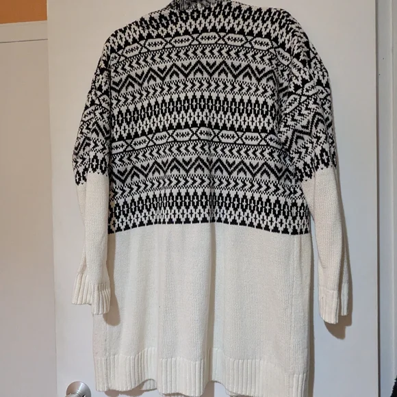 The Limited Black and White Geometric Cardigan - Picture 2 of 2